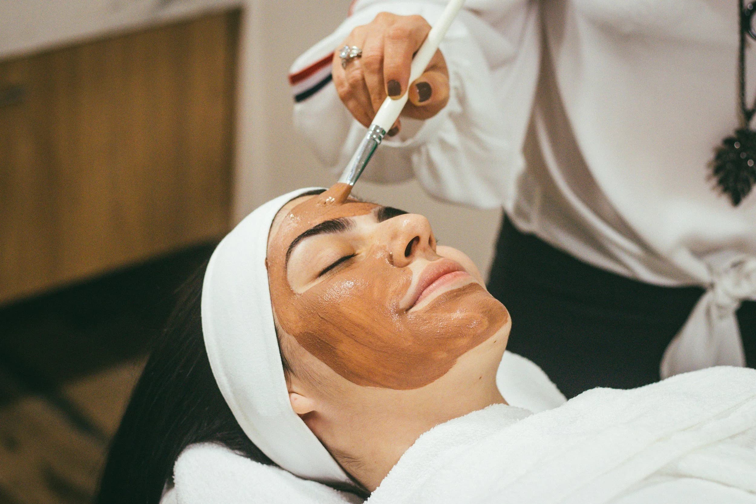 Chemical Peels treatment at Rani Beauty Clinic Renton